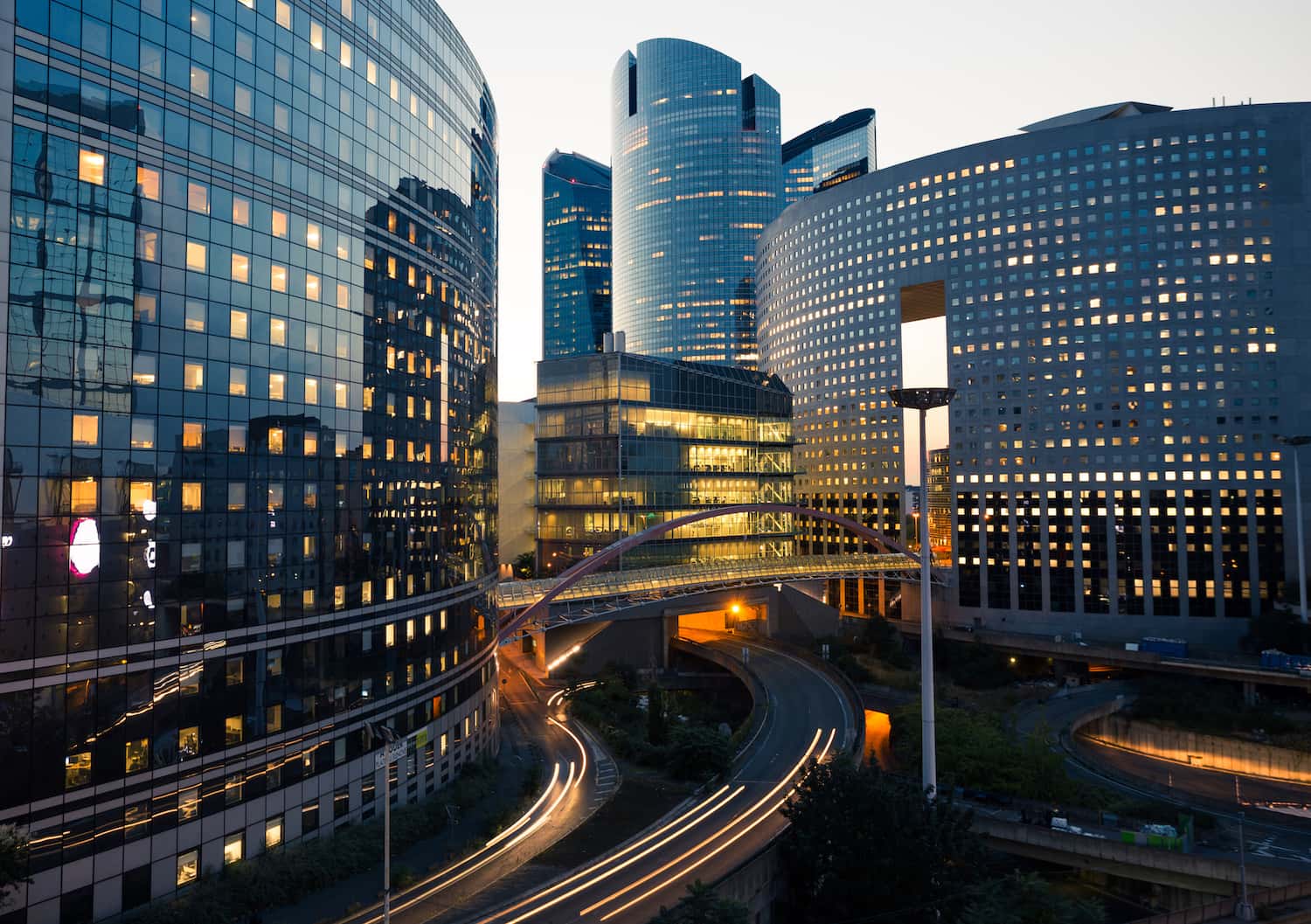 Hochhäuser in einer großen Stadt